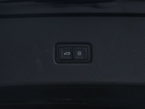 Used 2024 Audi RS Q8 AWD/4WD image 38