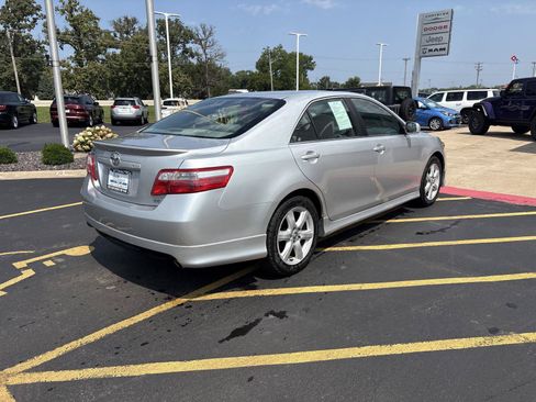 Used 2008 Toyota Camry SE FWD image 5