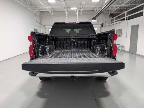 Certified 2022 Chevrolet Silverado 1500 LT AWD/4WD image 37