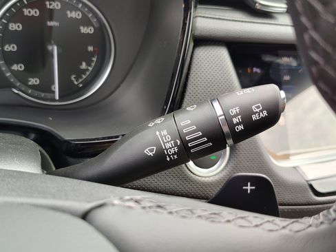 New 2025 Cadillac XT6 Luxury image 23