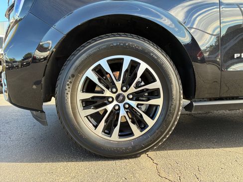 Used 2025 Ford Expedition Max Platinum image 26