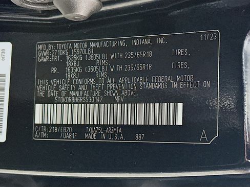 Used 2024 Toyota Highlander XLE AWD/4WD image 32