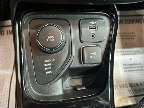 Used 2019 Jeep Compass Latitude AWD/4WD image 8
