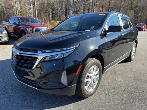 Used 2023 Chevrolet Equinox LT image 1