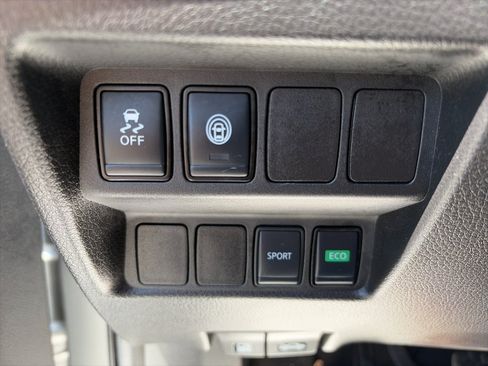 Used 2020 Nissan Rogue Sport S FWD image 13