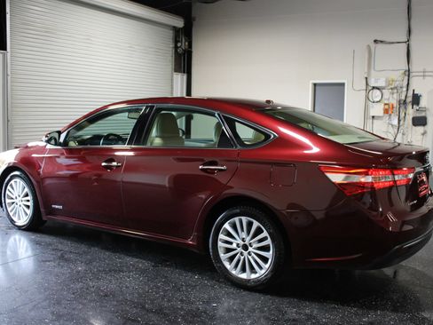 Used 2014 Toyota Avalon XLE Touring FWD image 5