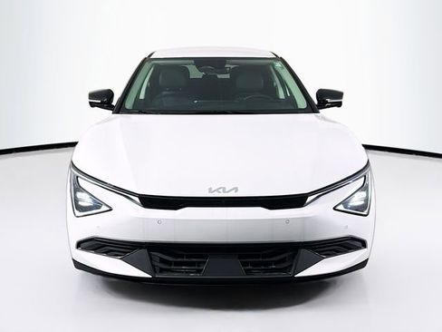 New 2025 Kia EV6 Light w/ Light LR Technology Package image 2
