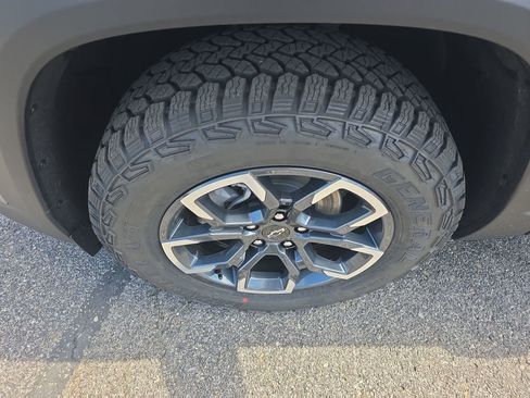 New 2026 Chevrolet Equinox ACTIV FWD image 9