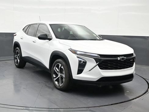 Used 2024 Chevrolet Trax RS w/ Driver Confidence Package FWD image 8