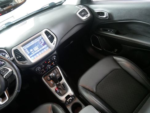 Used 2018 Jeep Compass Latitude w/ Popular Equipment Group image 11