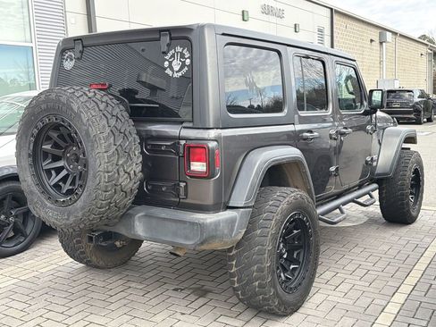 Used 2019 Jeep Wrangler Unlimited Sport S image 4