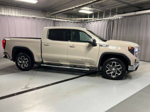 New 2026 GMC Sierra 1500 SLE w/ Preferred Package AWD/4WD image 8