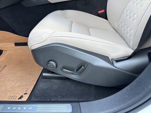 New 2026 Volvo XC90 T8 Plus image 8