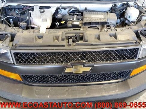 Used 2018 Chevrolet Express 2500 w/ Driver Convenience Package image 5