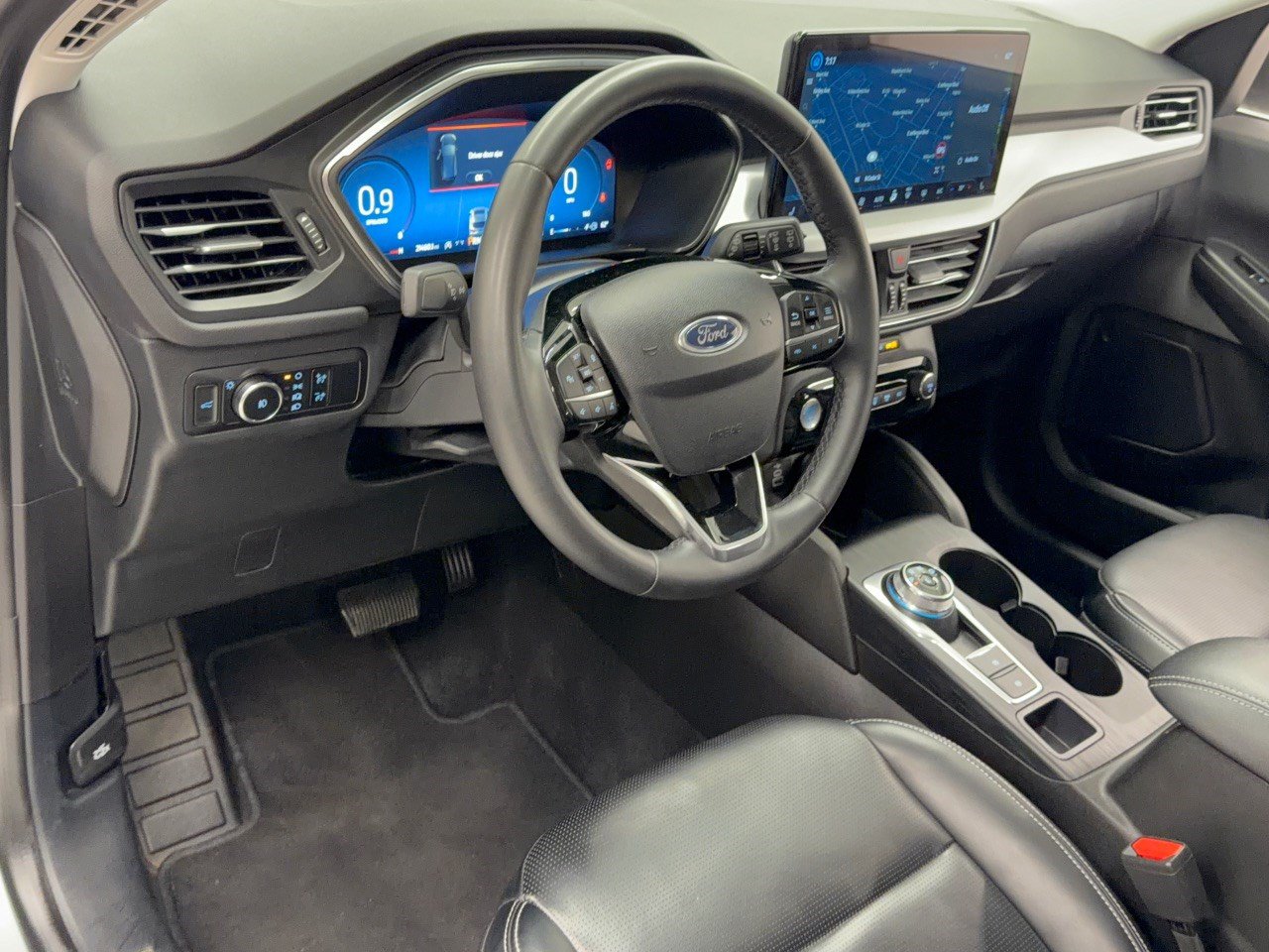 Used 2024 Ford Escape Platinum AWD/4WD image 4