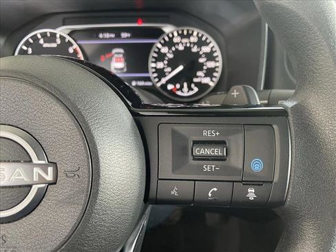 Used 2023 Nissan Rogue SV image 14