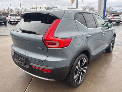 Certified 2023 Volvo XC40 B5 Ultimate w/ Protection Package Premier image 6