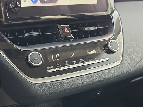 Used 2025 Toyota Corolla LE FWD image 23
