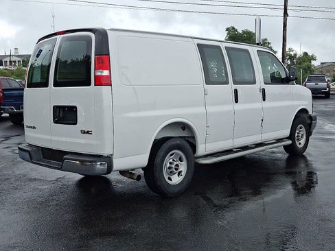 Used 2025 GMC Savana 2500 w/ Driver Convenience Package RWD image 6