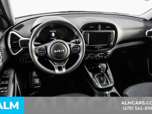 Used 2025 Kia Soul LX w/ LX Technology Package FWD image 19