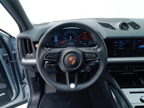 New 2026 Porsche Cayenne image 21