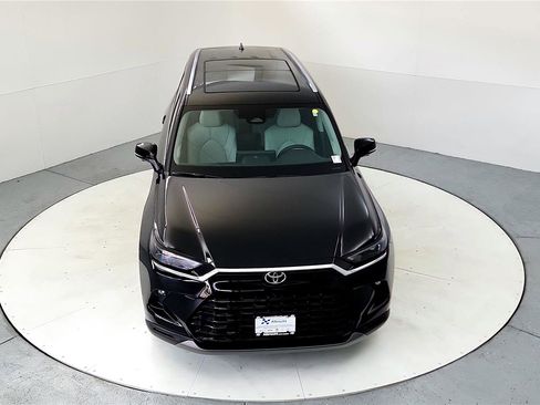 Certified 2024 Toyota Grand Highlander Limited image 14