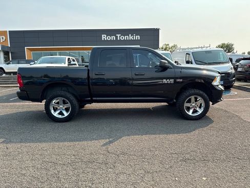 Used 2018 RAM 1500 Express w/ Express Value Package AWD/4WD image 10