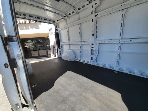 Used 2025 RAM ProMaster 2500 w/ Convenience Group FWD image 30