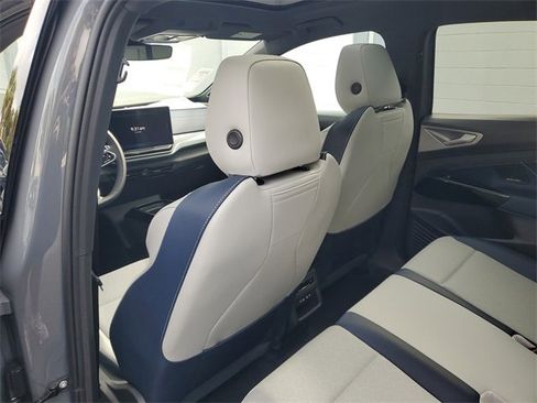 New 2025 Volkswagen ID.4 Pro S Plus image 10