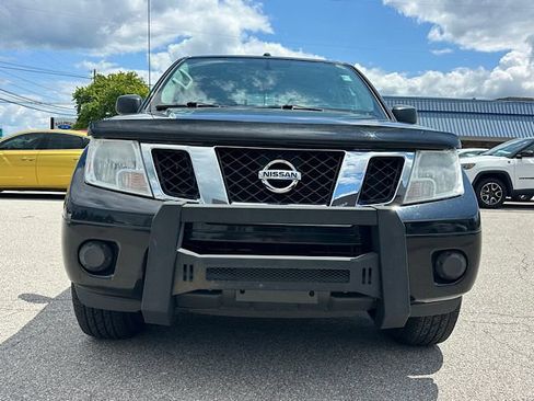 Used 2018 Nissan Frontier SV AWD/4WD image 2