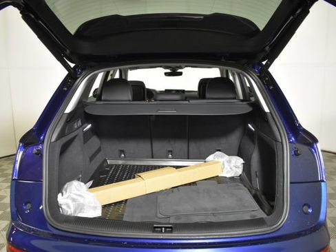 Used 2024 Audi Q5 2.0T Premium w/ Convenience Package AWD/4WD image 30