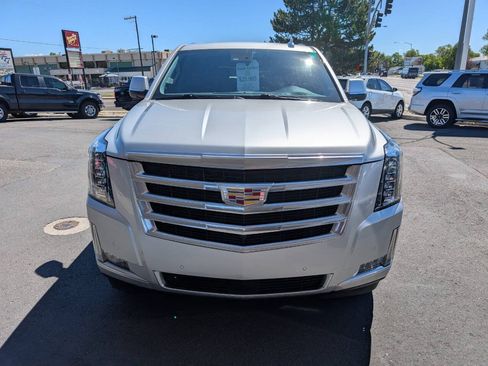 Used 2016 Cadillac Escalade Premium AWD/4WD image 2