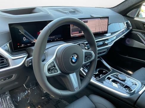New 2026 BMW X7 xDrive40i w/ M Sport Package AWD/4WD image 10