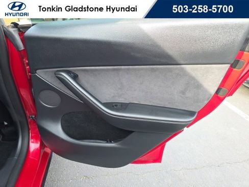 Used 2022 Tesla Model Y Long Range image 20