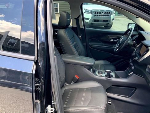 Used 2022 GMC Terrain Denali w/ Black Diamond Edition AWD/4WD image 7