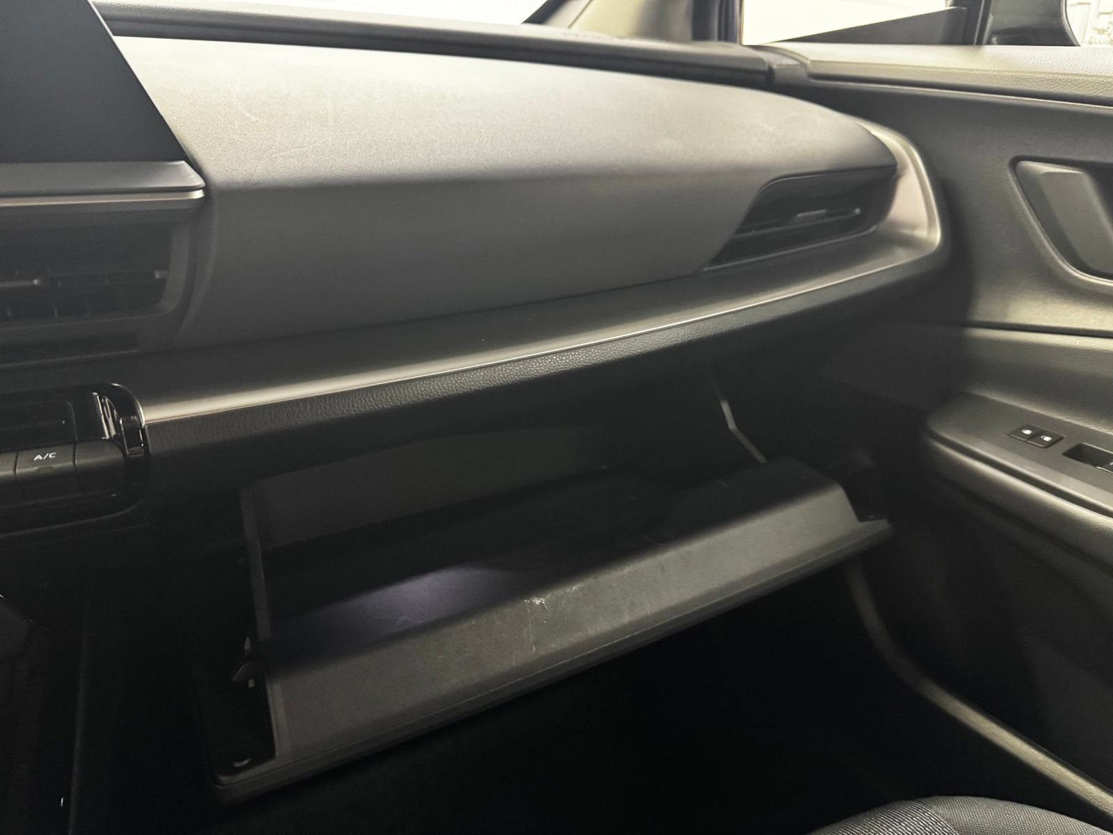 Used 2024 Toyota Prius LE FWD image 27
