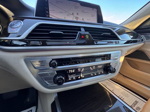 Used 2016 BMW 750i xDrive image 23