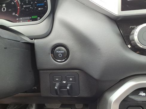 Used 2025 Toyota Tundra Platinum AWD/4WD image 22