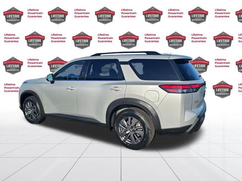Certified 2022 Nissan Pathfinder SV w/ SV Premium Package image 3