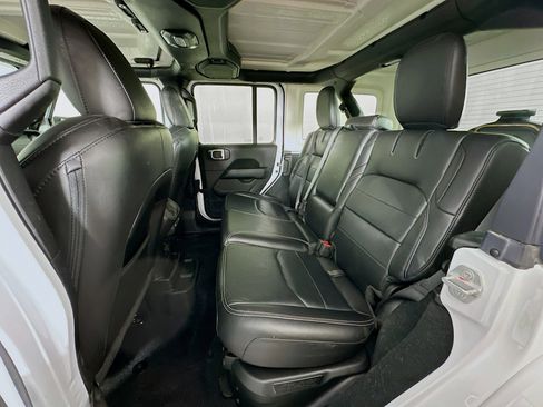 Used 2023 Jeep Wrangler Sahara w/ Cold Weather Group image 27