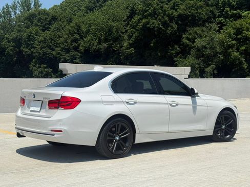 Used 2017 BMW 330i xDrive Sedan AWD/4WD image 5