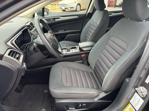 Used 2018 Ford Fusion SE image 15