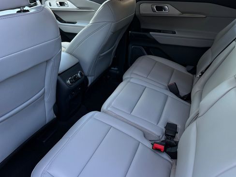 New 2026 Ford Explorer Active w/ Active Comfort Package image 11