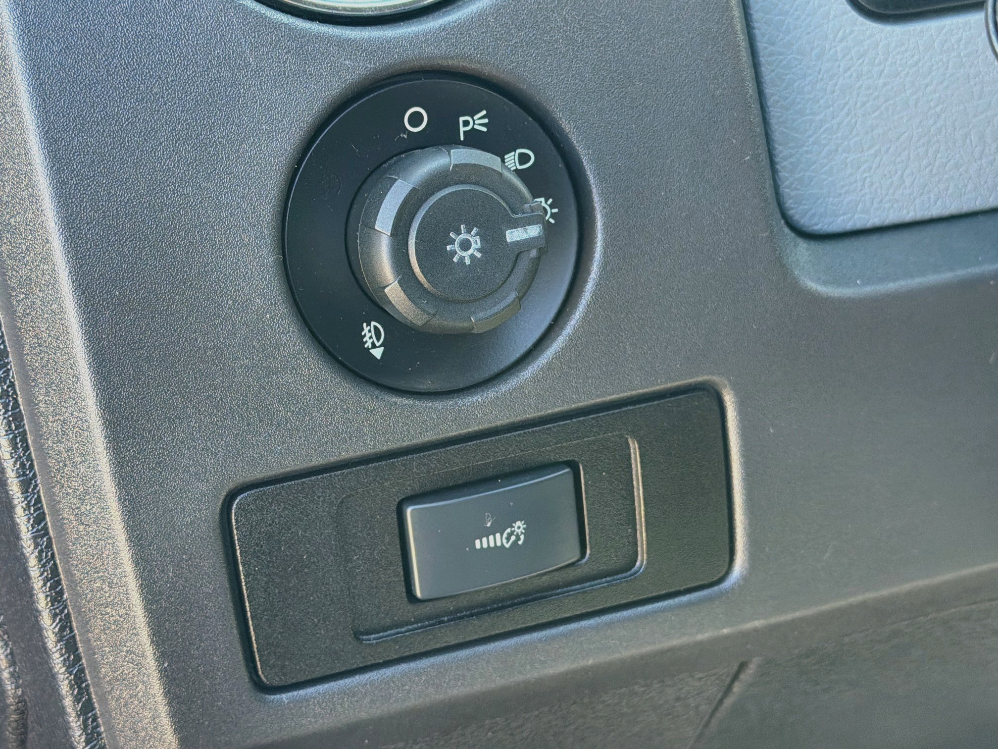 Used 2011 Ford F150 XLT w/ XLT Convenience Pkg AWD/4WD image 16