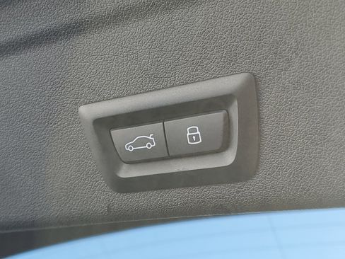 Certified 2024 BMW X6 M60i w/ Dynamic Handling Package image 27