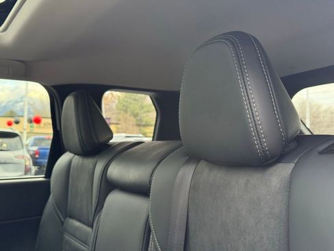 Used 2025 Mitsubishi Outlander SE image 26