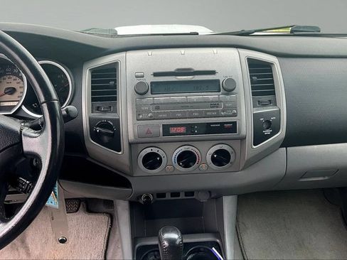Used 2010 Toyota Tacoma 4x4 Access Cab V6 image 10