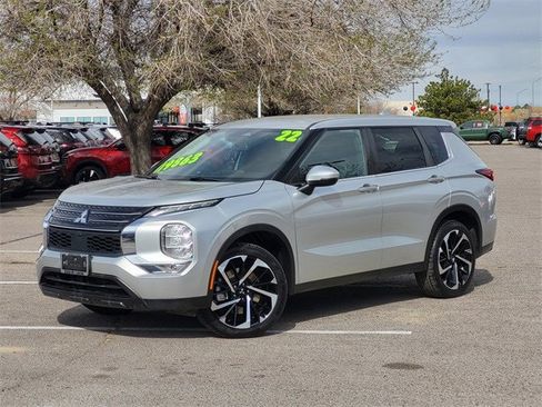 Used 2022 Mitsubishi Outlander ES image 2