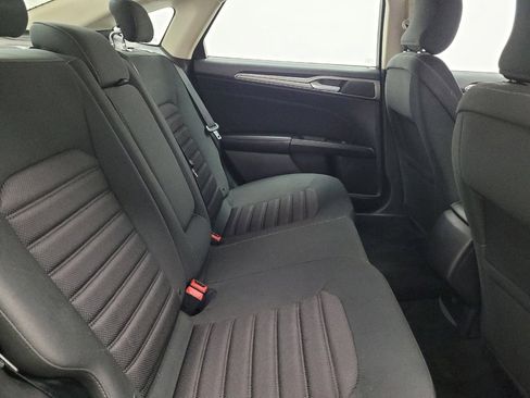 Used 2018 Ford Fusion SE FWD image 19
