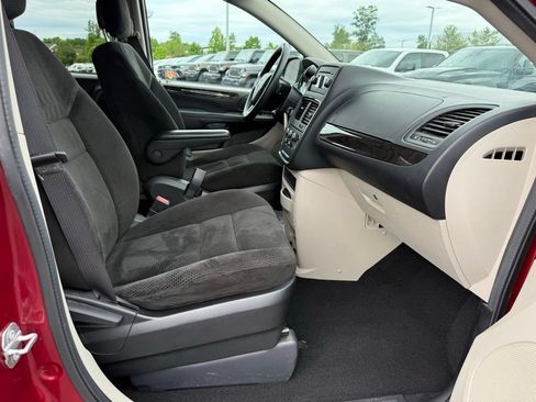 Used 2016 Dodge Grand Caravan SE w/ Quick Order Package 29E SE FWD image 28